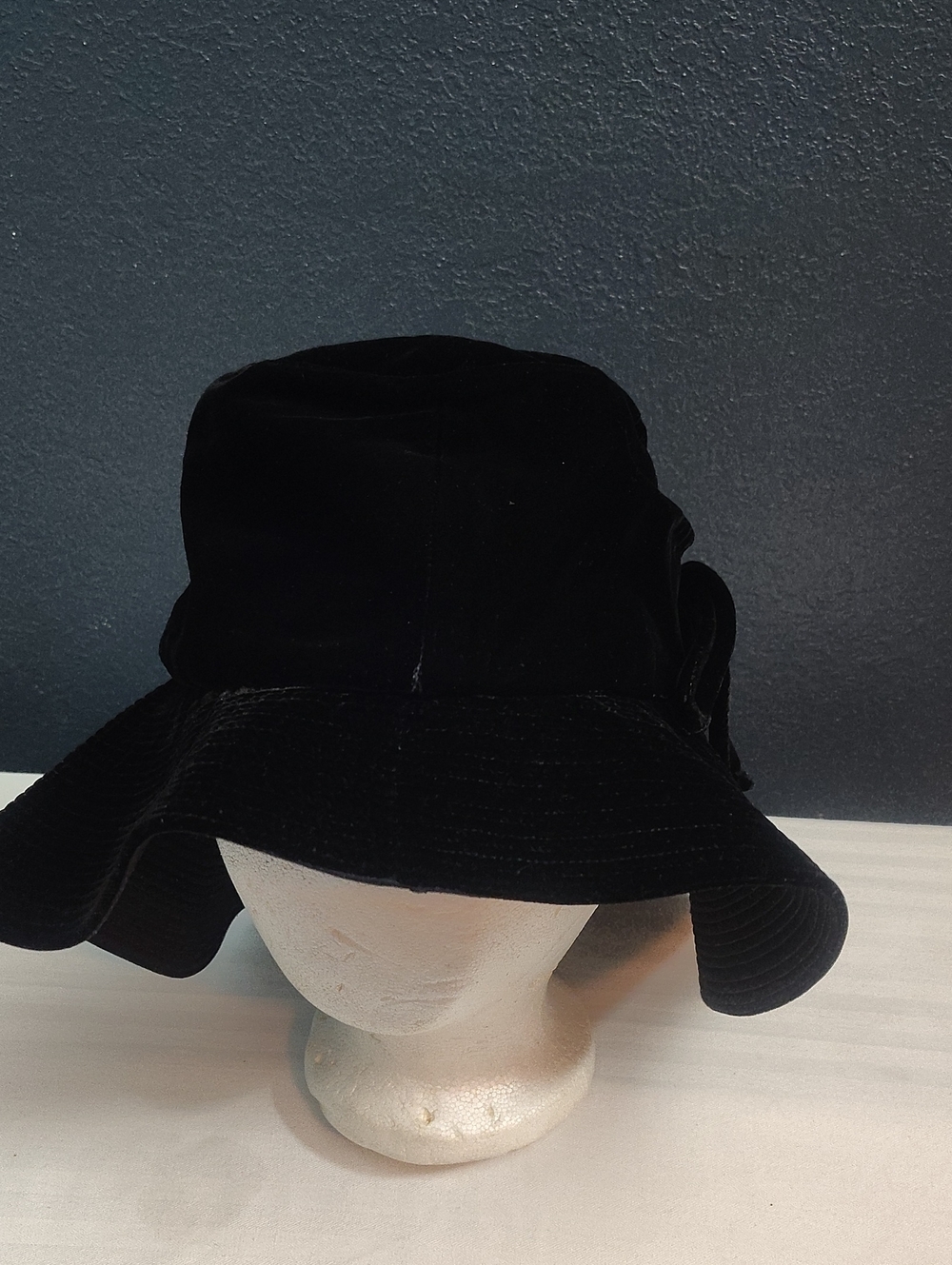 Rare Vintage Marshall Field & Co Black Velvet Slouch Bucket Floppy Hat 1950s S